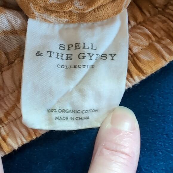 🔥Spell Lioness Peasant Blouse In Caramel - Picture 5 of 6